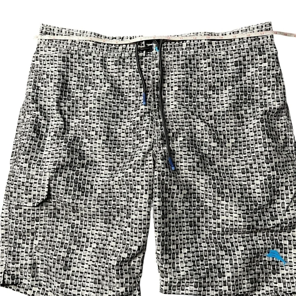 Tommy Bahama Black, Gray and White Board Shorts with Modern Pattern Size Large